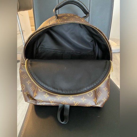 Louis Vuitton men’s backpack. - Picture 2 of 4